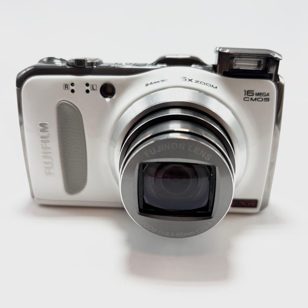 【美品】FUJIFILM FinePix F550EXR ホワイト