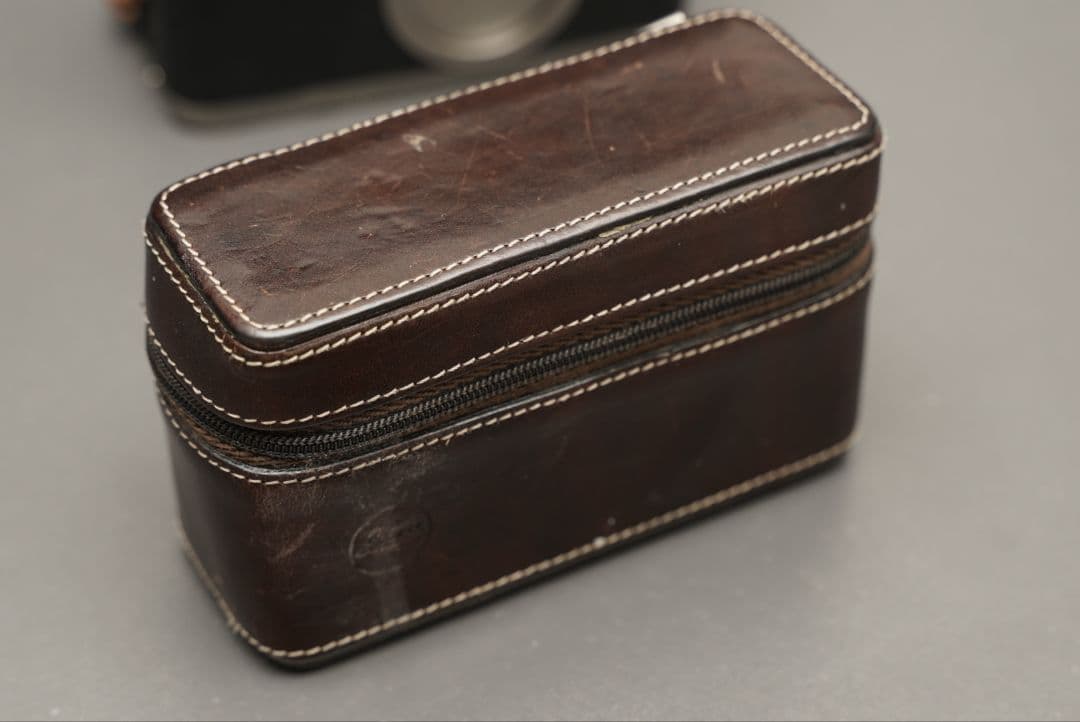 Leica CM 40/2.4 フィルムコンパクトカメラ + レザーケース