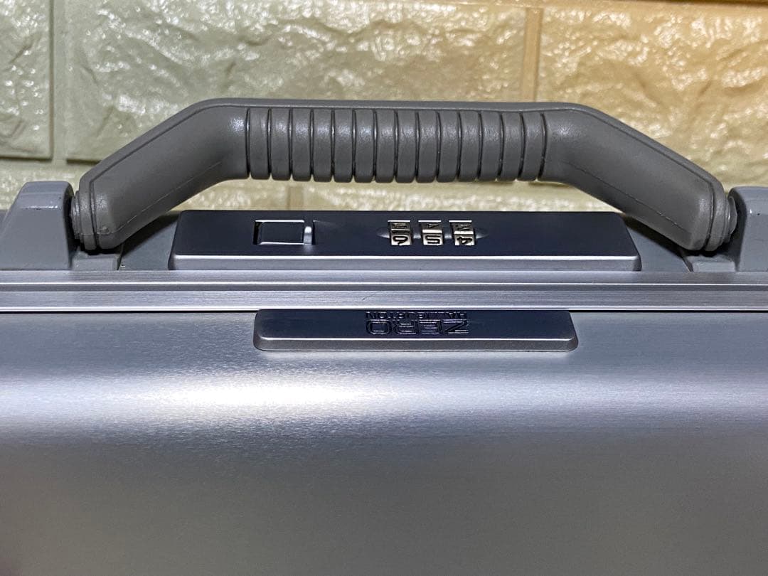 美品 ゼロハリバートン スリム アタッシュケース アルミケース ビジネス バッグ