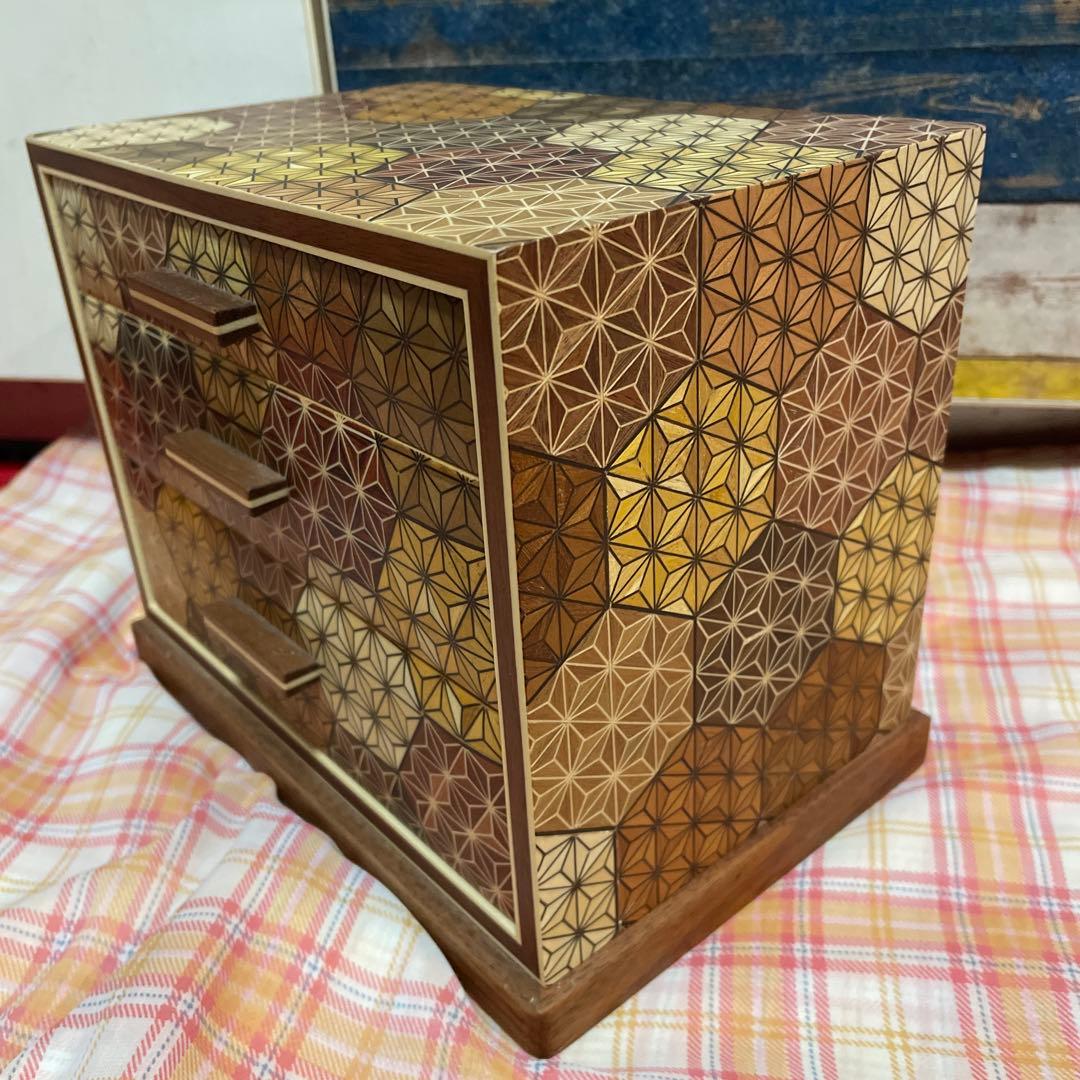 三ッ引き出し　亀甲　箱根寄木細工　木製　工芸　引き出し　三段