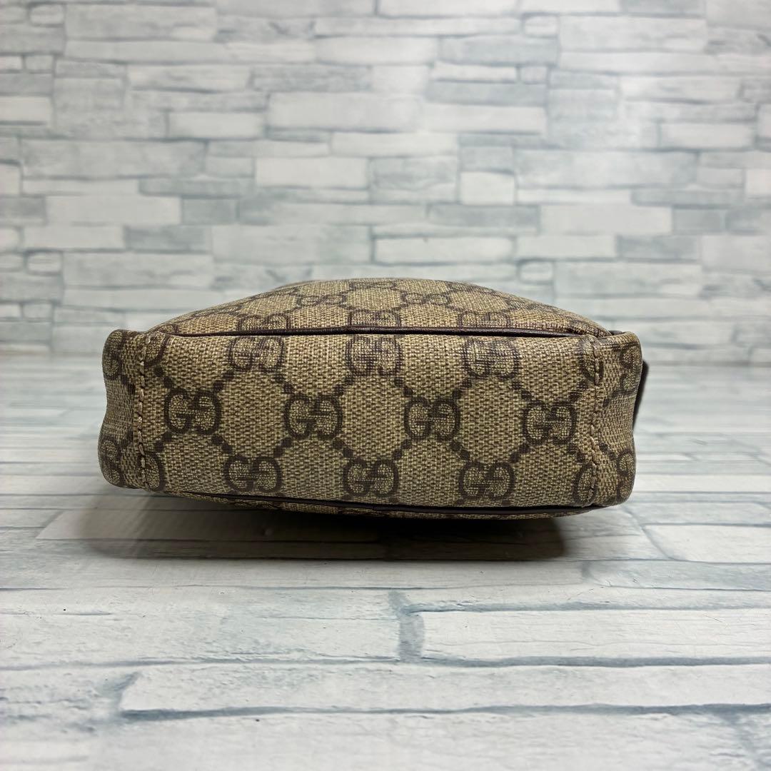極美品　130 GUCCI グッチ　ショルダーバッグ　レザー　GG柄　rb8
