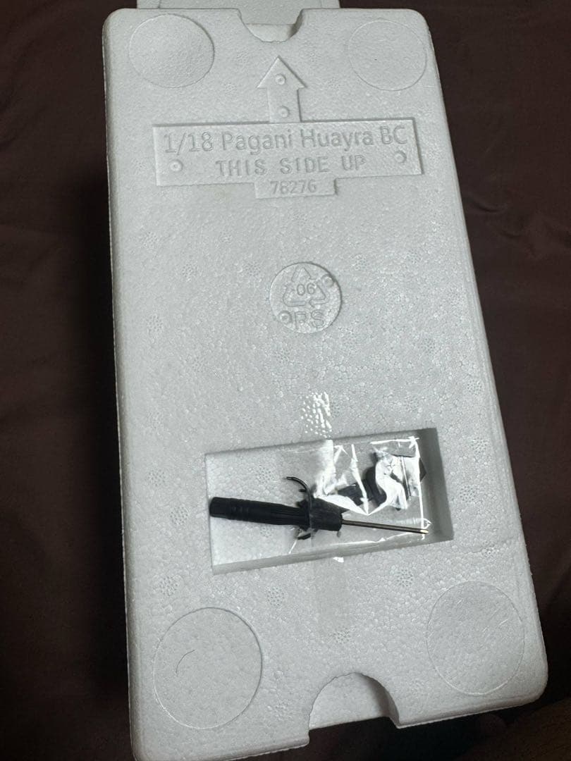 オートアート 1/18 ミニカー パガーニ