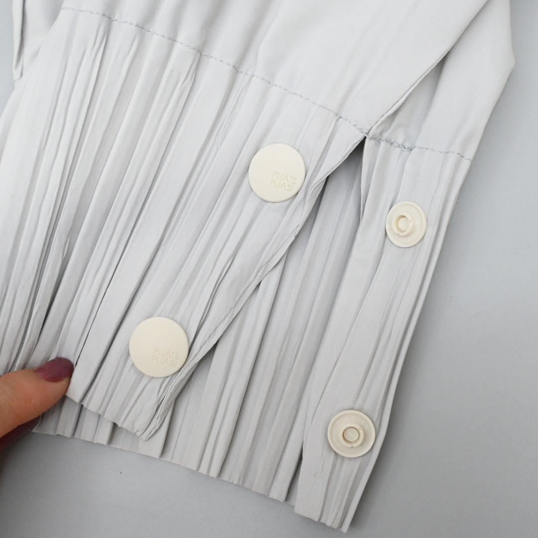 ■ 46301★年 プリーツプリーズ パンツ 1 ライトグレー ボタン付き