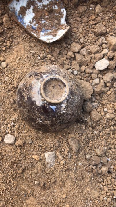 中国明時代青花(染付)纏枝牡丹　扁形花瓶