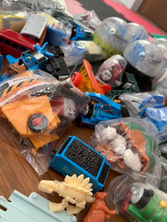 カプセル　プラレール　トーマス　色々