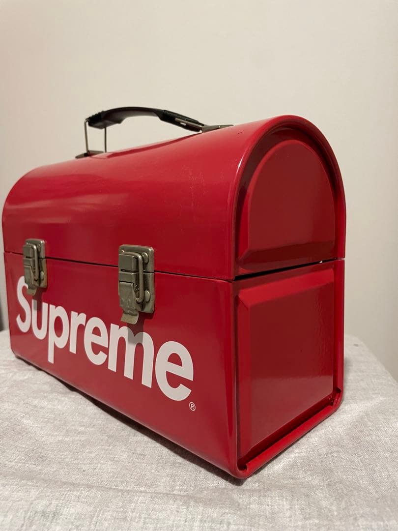 【キョンキョン】Supreme Lunch Box / ツールボックス 赤