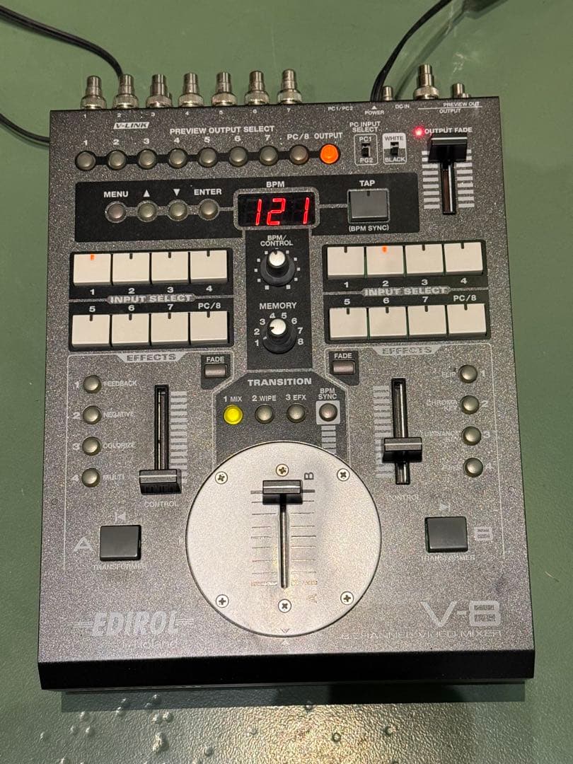 EDIROL V-8 VJ機材　ハードミキサーケース（アタッシュケース）付き