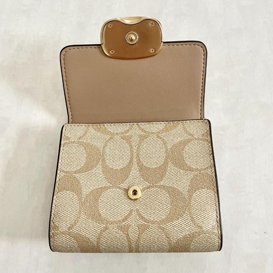 コーチ 財布 折り財布 二つ折り ウォレット 小銭入れ レディース 白 ベージュ