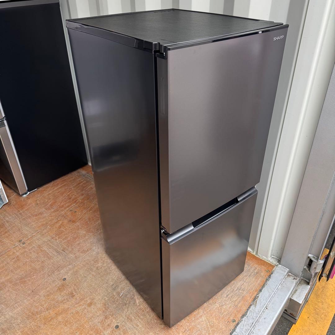 C7539★2024年製★ほぼ新品★シャープ　冷蔵庫　右.左開き　自動霜取り
