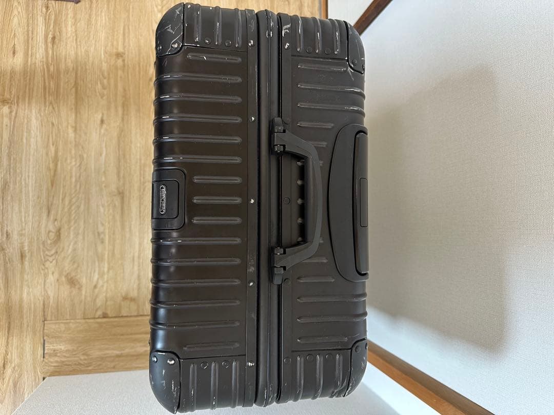 リモワ　RIMOWA ブラック　6回使用