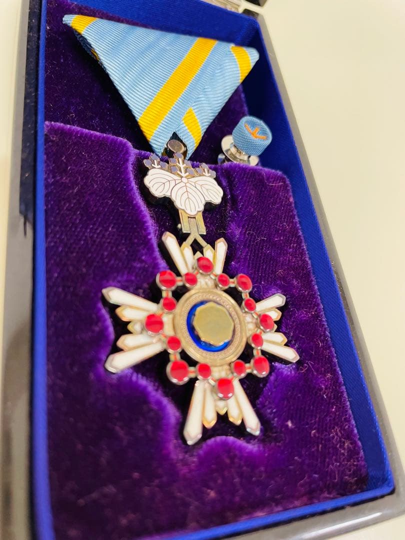 瑞宝双光章（共箱、略綬あり）勲章