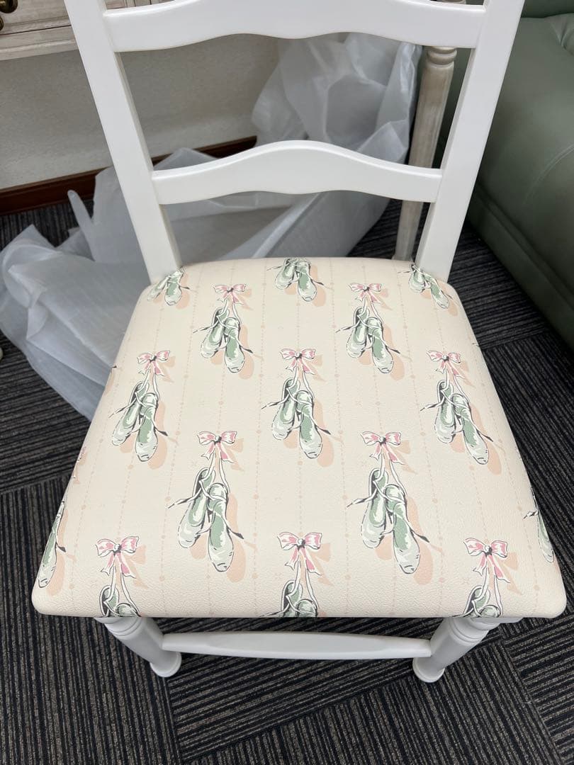 リリーホワイトリリージョン椅子チェア北欧調