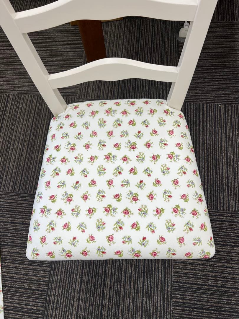 リリーホワイトリリージョン椅子チェア北欧調