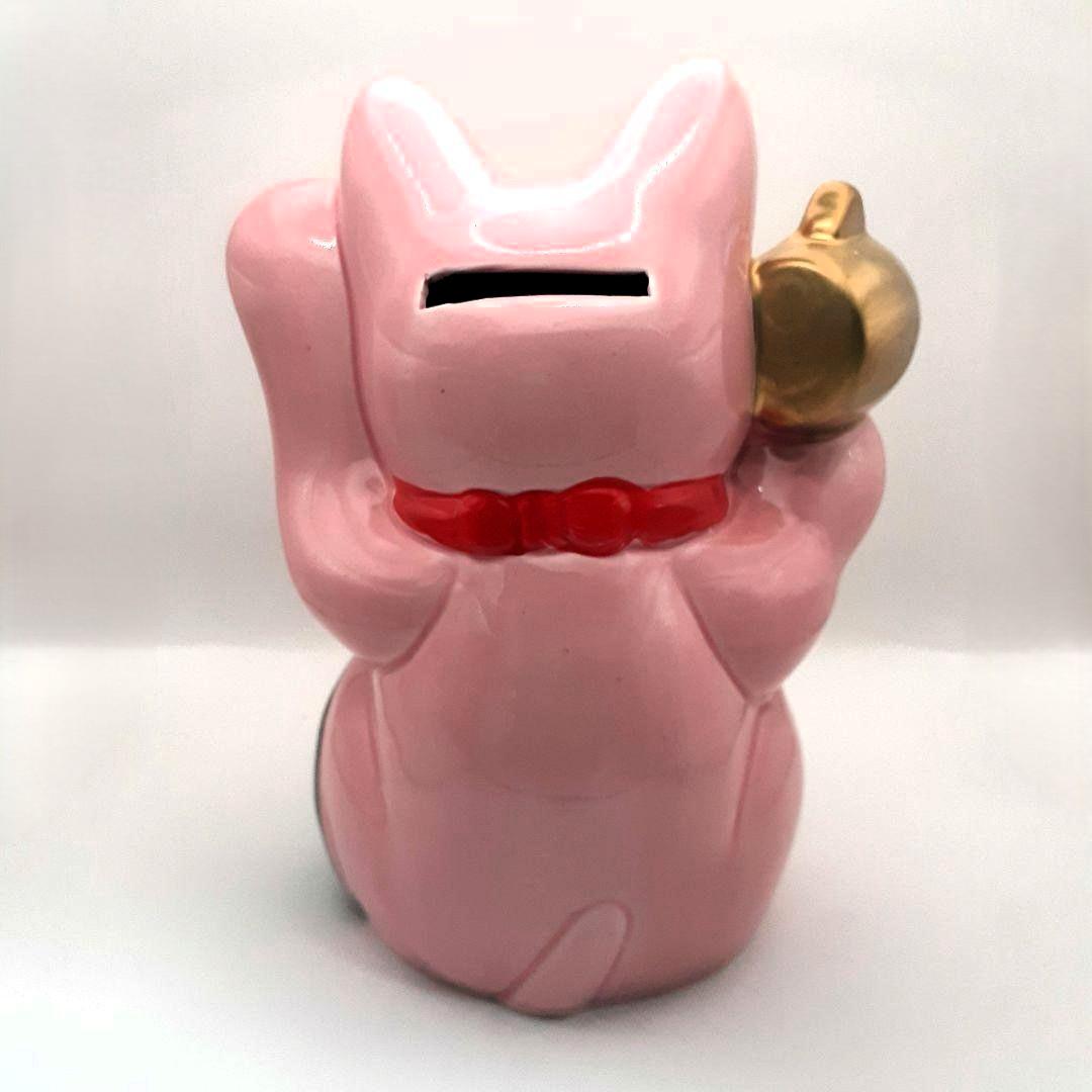 096　レア　瀬戸焼　小槌招き猫 ピンク色　左手上げ　陶器置物　高さ約１５cm