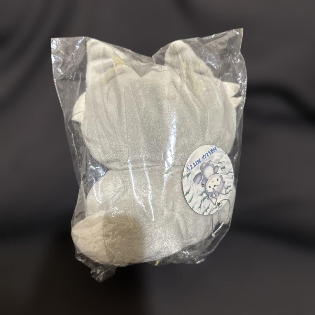 ハローキティ　ご当地キティ　北海道限定　ギンギツネ　銀狐　ぬいぐるみ　レア