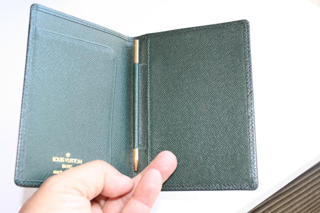 ルイヴィトン 　エピ　【名刺・オーガナイザー入れ】