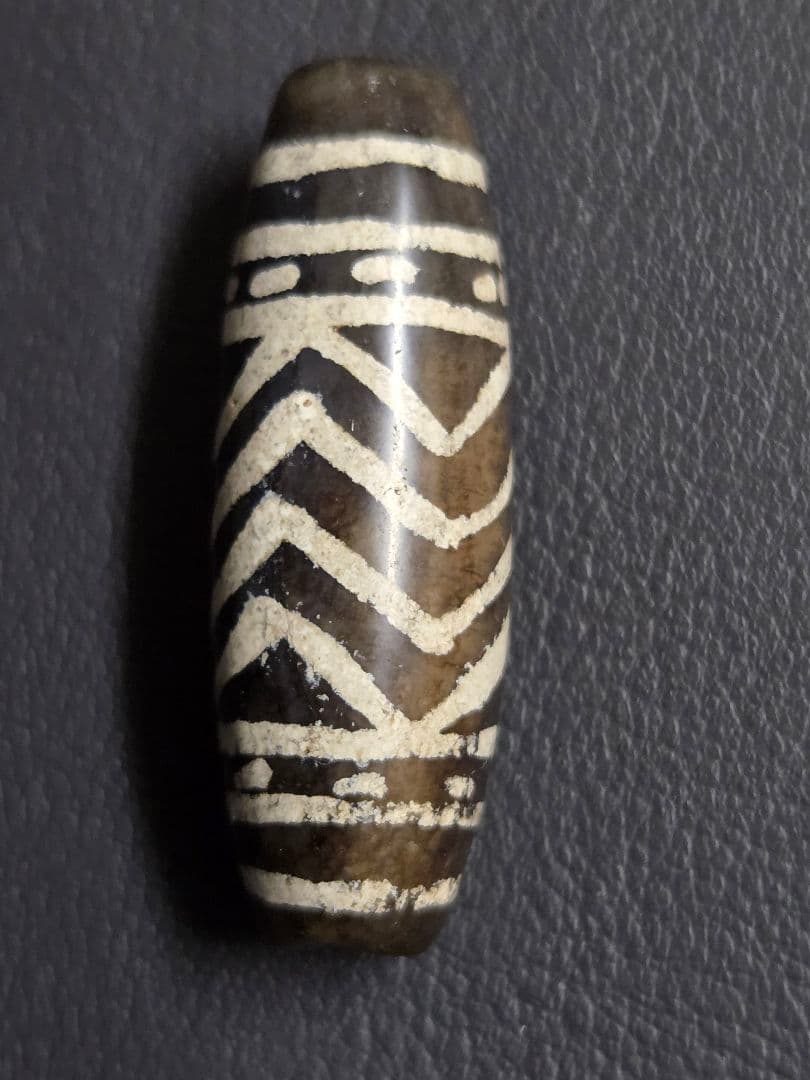 809　天珠　エッチドカーネリアンEched carnelian　！