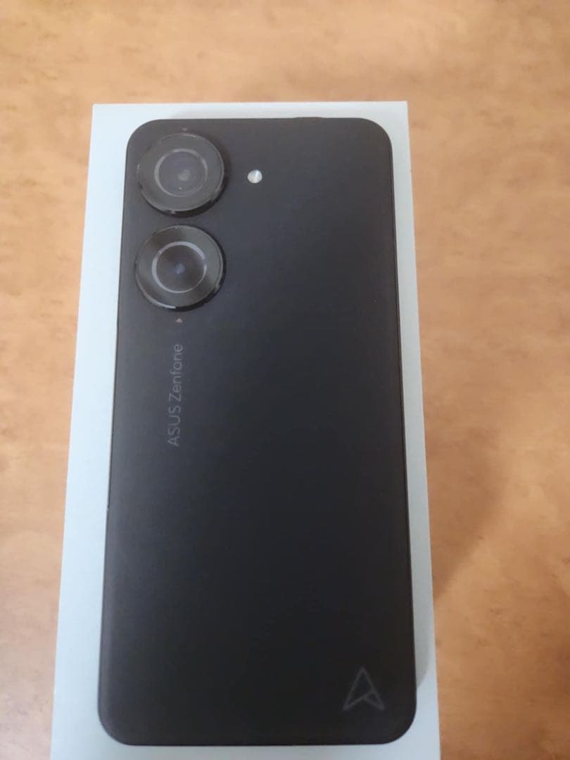 ASUS Zenfone 10 本体　RAM 16GB ROM 512GB