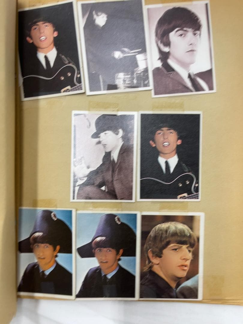 ビートルズ　TOPPS トレーディングカード135枚入りスクラップブック