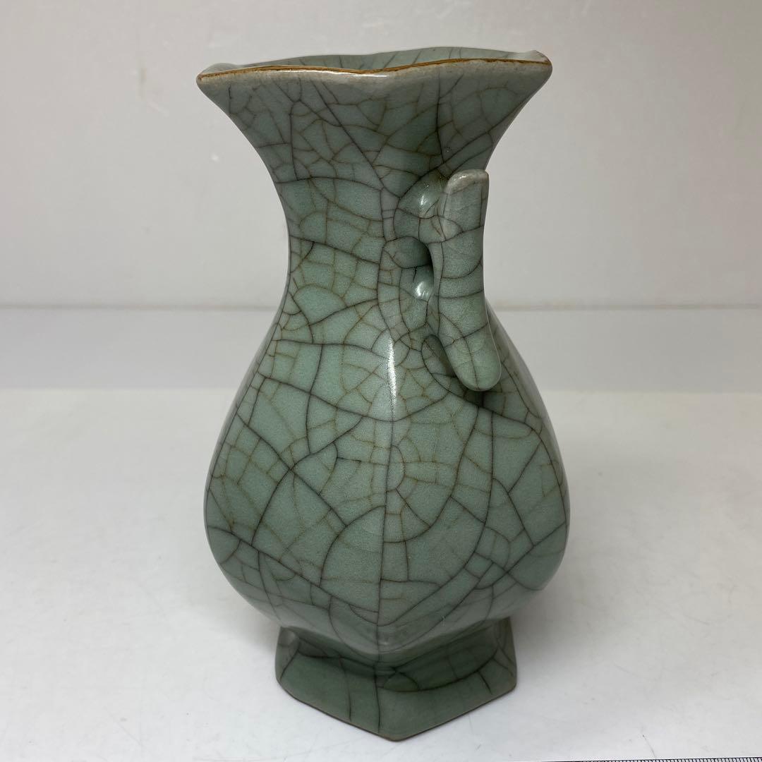 専用　中国古窯　哥窯青磁ヒビ焼　花瓶　高さ約18.4㎝　東さ7-0330①