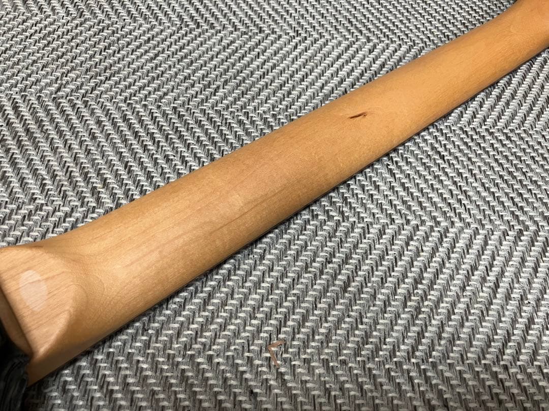 Tiki　エレキギター　ストラト　黒ボディ×鼈甲ピックガード