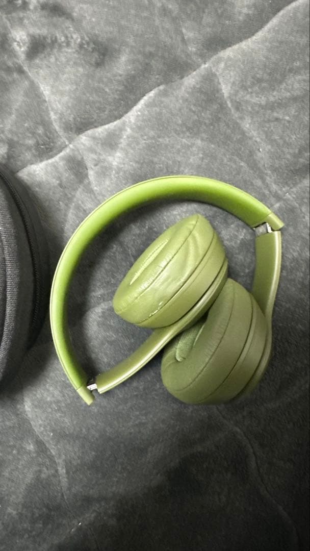 モンスタービーツ　ワイヤレスヘッドホン グリーン キャリングケース付き
