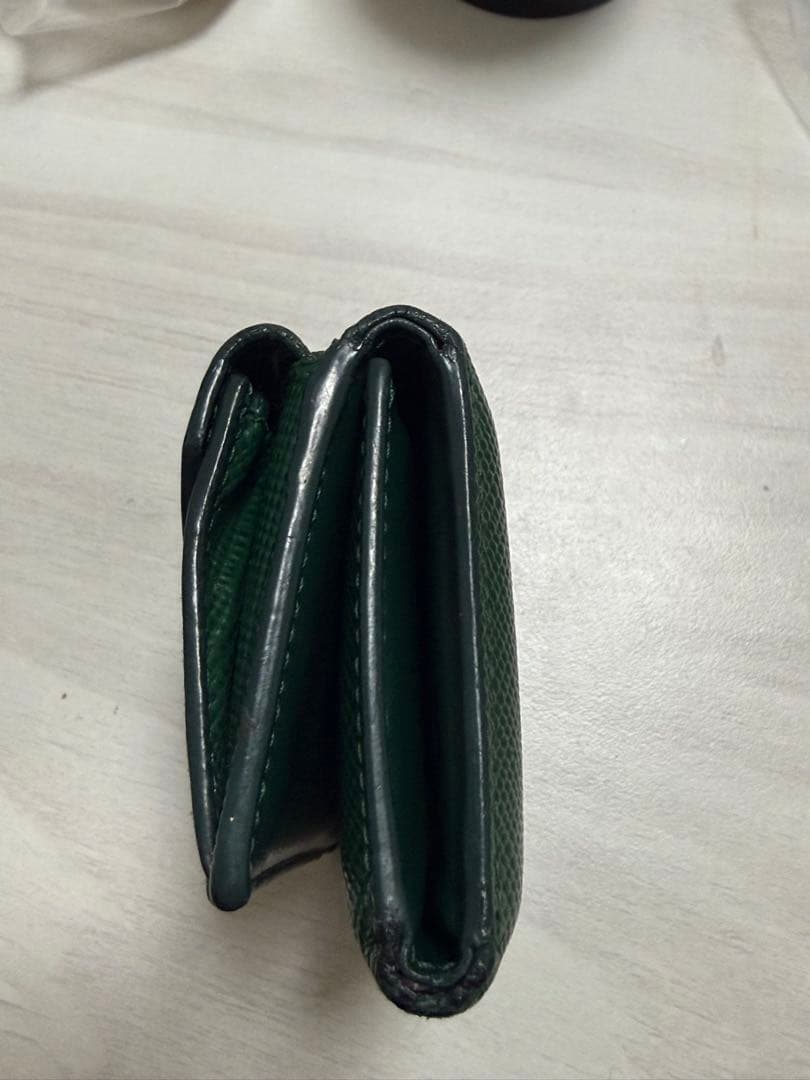 PRADA グリーン 三つ折り財布