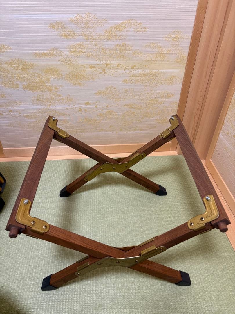 Noras サイドテーブル　ウォールナット　真鍮金具