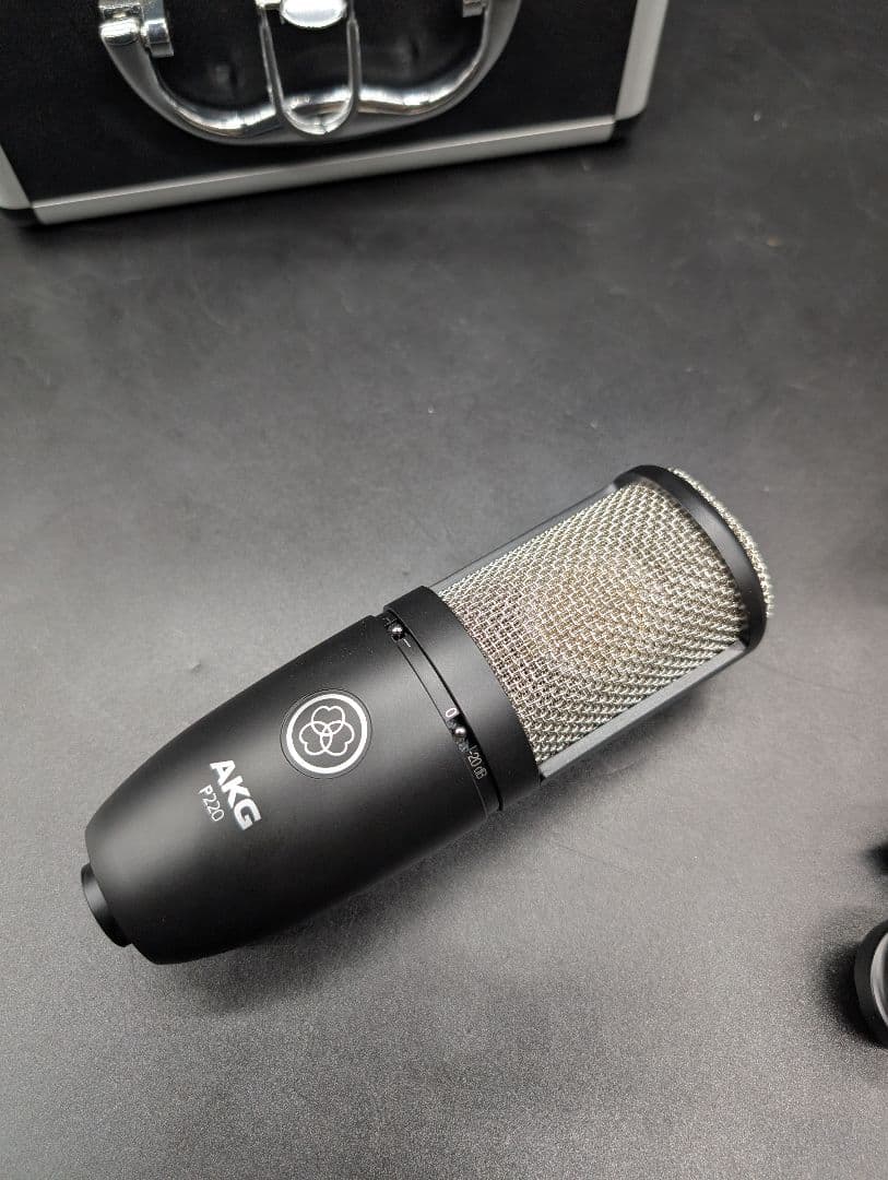【動作確認済・美品】AKG P220 コンデンサーマイク