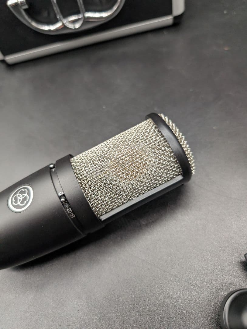 【動作確認済・美品】AKG P220 コンデンサーマイク