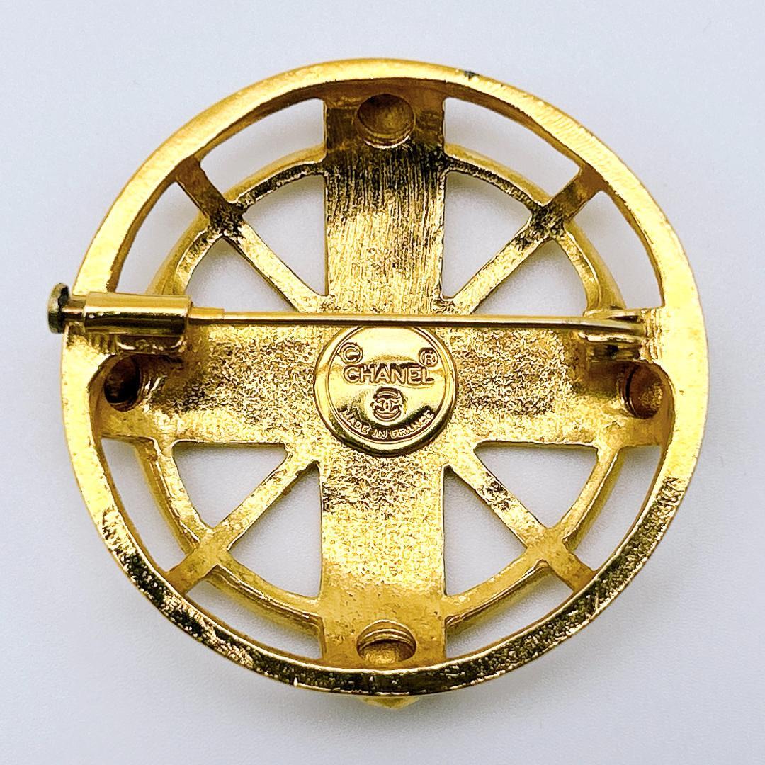 【鑑定済み！】 シャネル ヴィンテージ ブローチ ゴールドメタル CHANEL