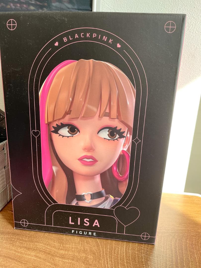 【超レア】BLACKPINK LISA コレクターズフィギュア 限定版