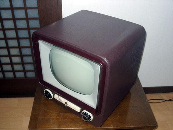 ナショナル初期型真空管テレビ プロの整備済みです　きれいに映ります