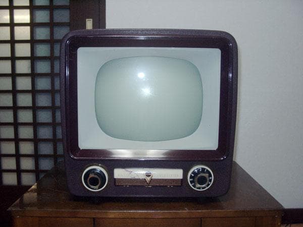 ナショナル初期型真空管テレビ プロの整備済みです　きれいに映ります