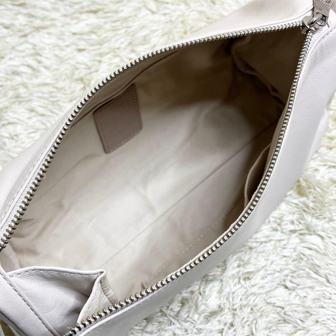 ★新品タグ付き★ソフトレザーロールショルダーバッグ russet ラシット