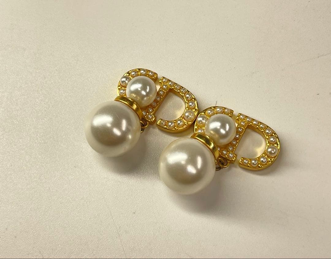 Christian Dior(クリスチャンディオール)ピアス