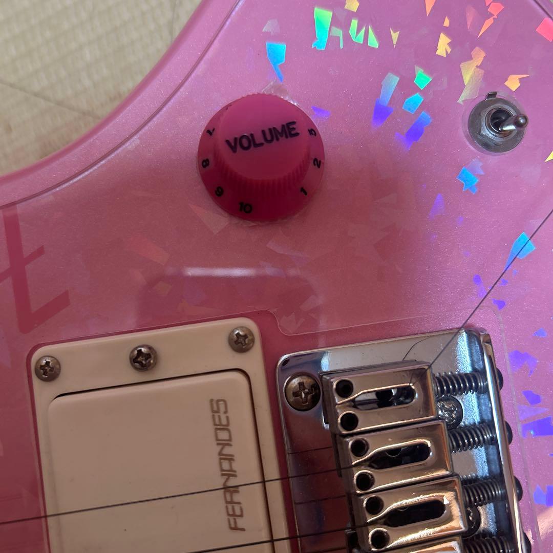 ハローキティ フェルナンデスFERNANDES アンプ内蔵 ZO-3 kitty