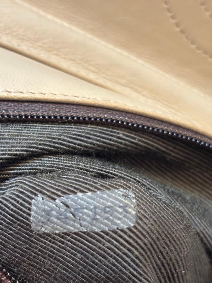 CHANEL ハーフムーンフラップバック