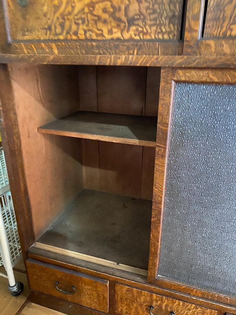 使いこまれた風合いが良い茶箪笥 古家具/食器棚/チェスト/和家具/和モダン