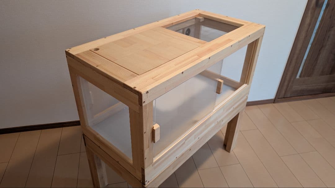 赤松集成材18ミリ幅90縦45奥行45全面アクリル板仕様木材オイル仕上げ！