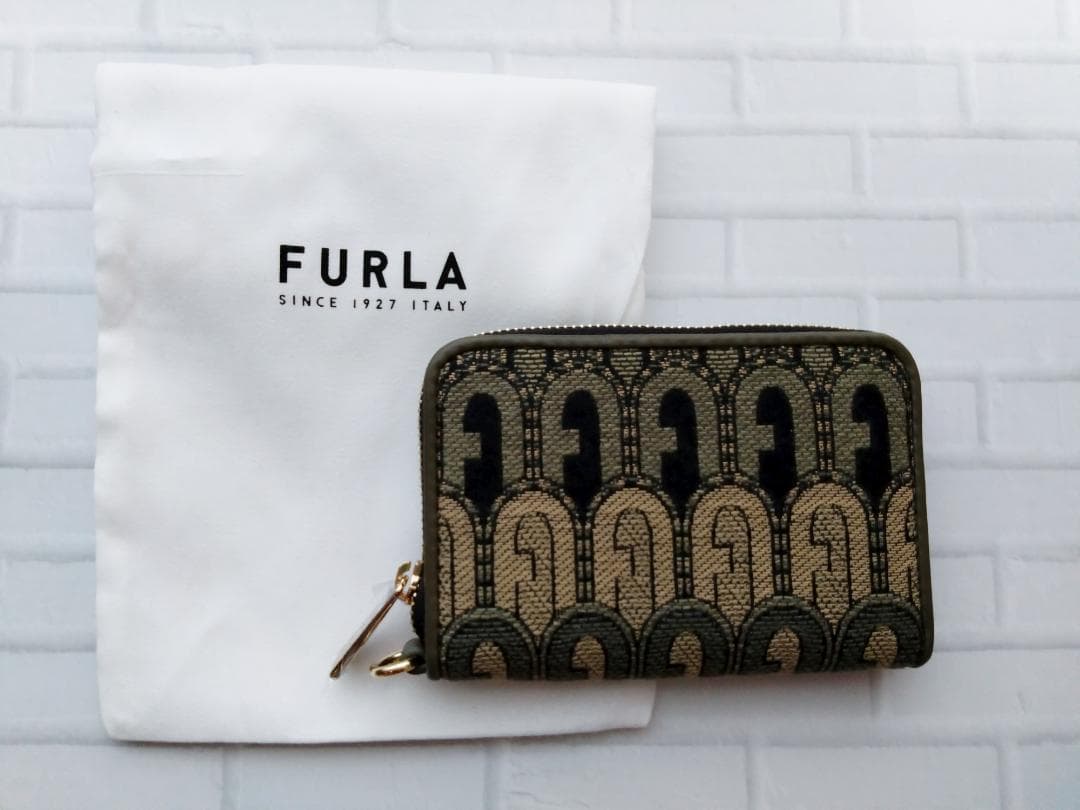 FURLAケース　ジャガード素材（アーチロゴ）