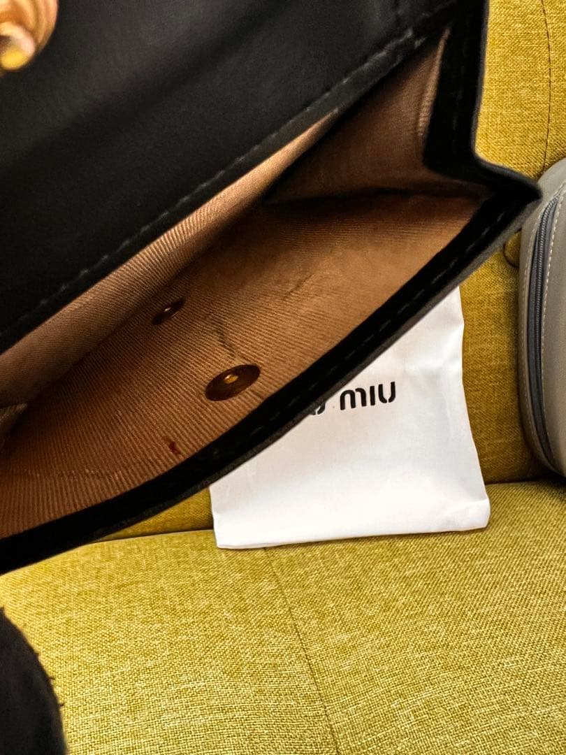 ブランド二つ折り財布