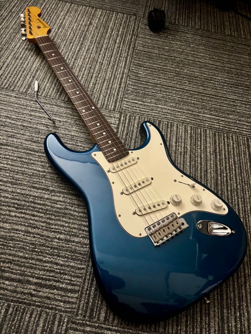 Bacchus BST-60's LPB ラッカーフィニッシュ 国産ストラト