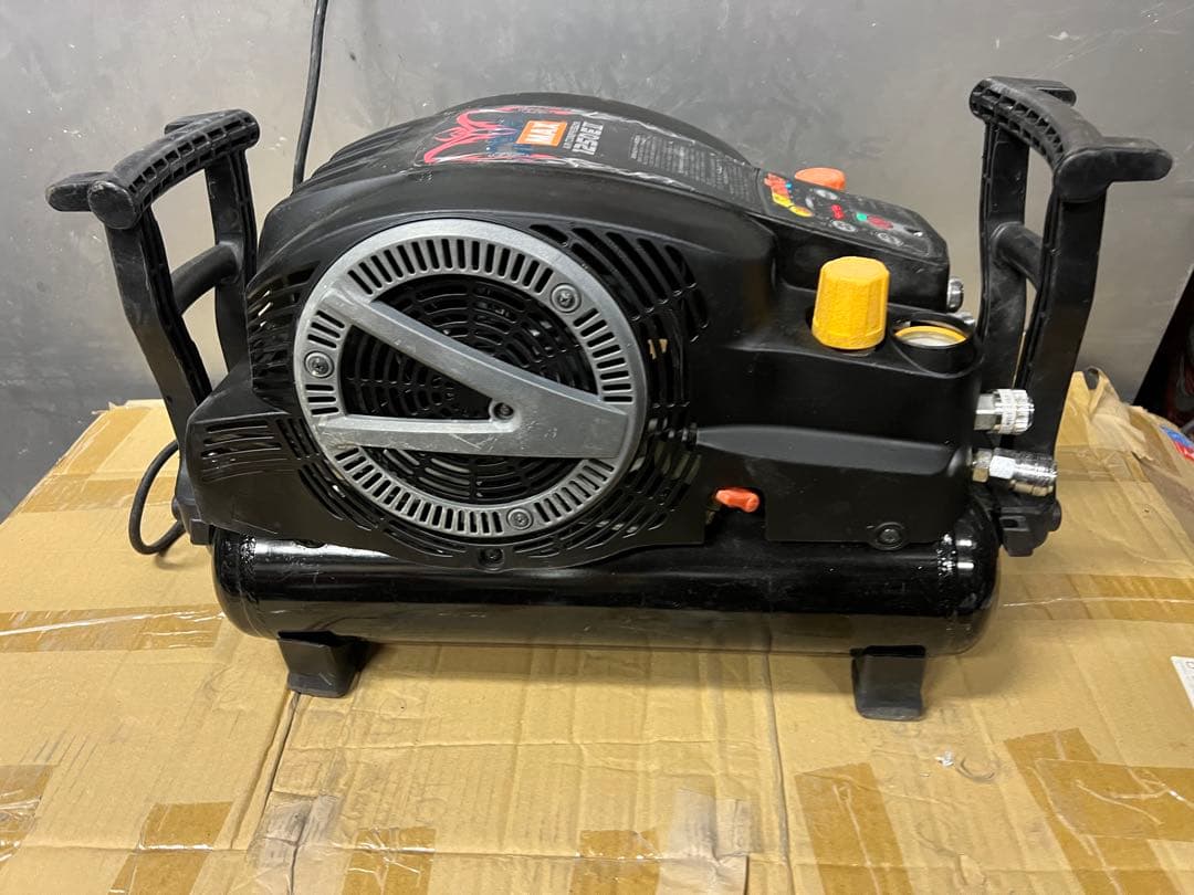 良品マックス エアコンプレッサー★AK-H1250EII 満タン5分