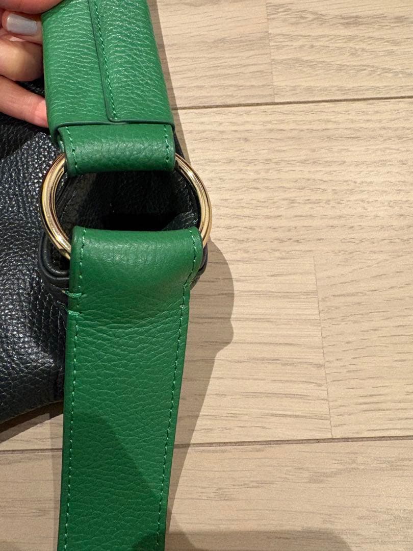 HINC NUNCレザー ショルダーバッグ