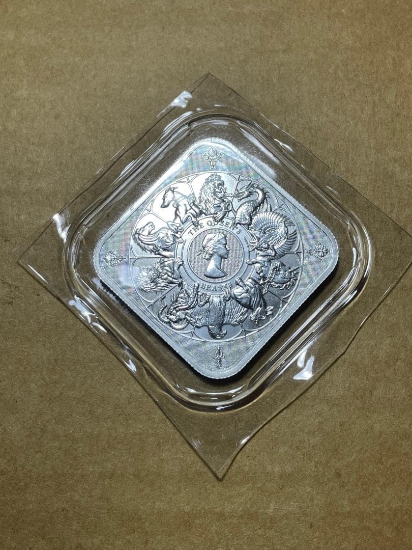 クイーンズ・ビースト・コンプリーター 1オンス シルバーバー1枚