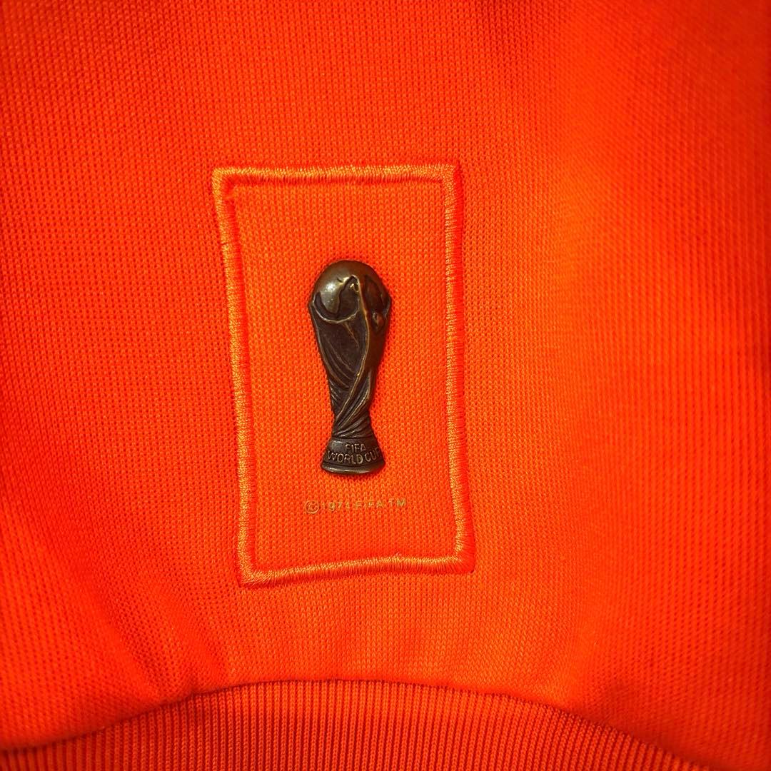 アディダスオランダ代表トラックジャケット