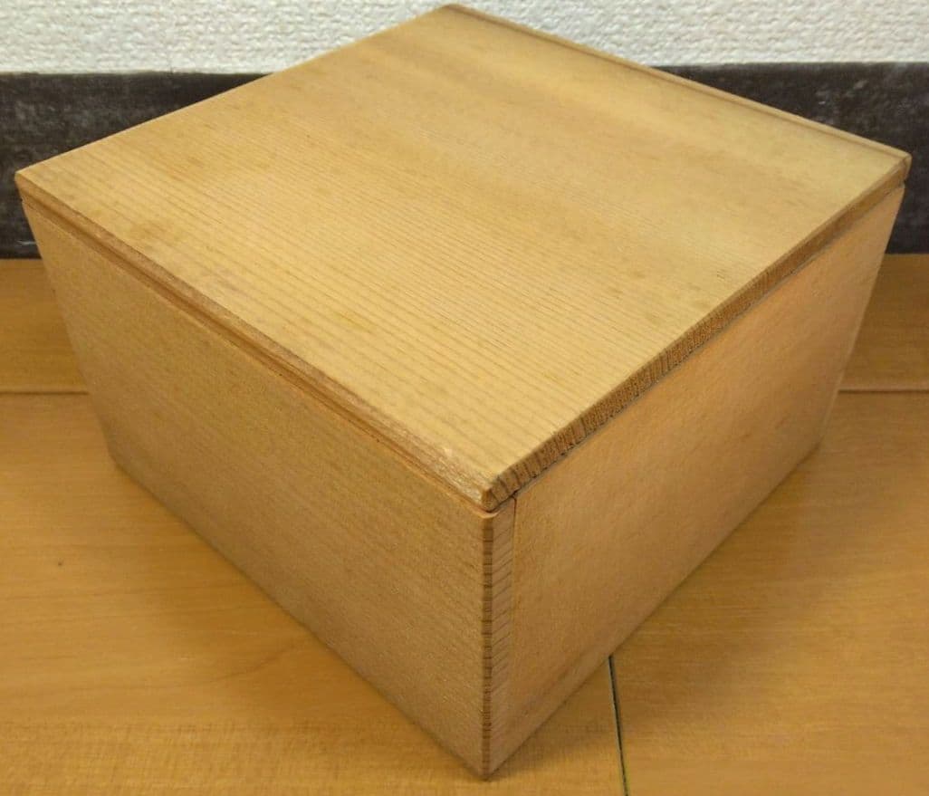 人間国宝 金城次郎 魚紋茶碗 栞 共箱 美品 壺屋焼 壷屋焼 やちむん 魚2匹