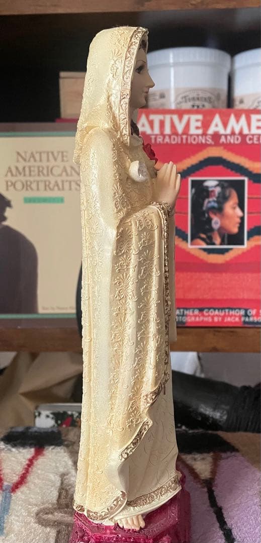 マリア様　まつ毛　置物