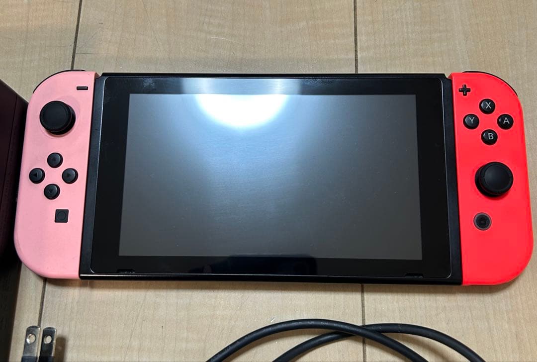 あつ森ケース付きNintendo Switch ピンク/レッド ACアダプター